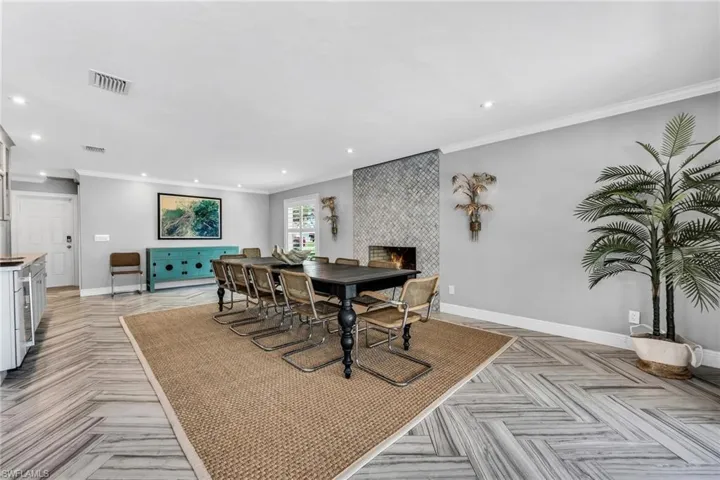 1966 Imperial Golf Course Blvd, Naples, Florida 34110