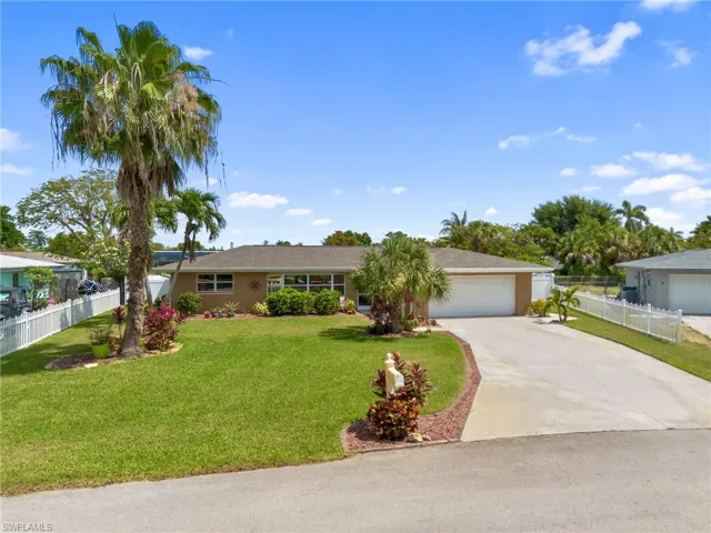 1685 N Hermitage Rd, Fort Myers, Florida 33919