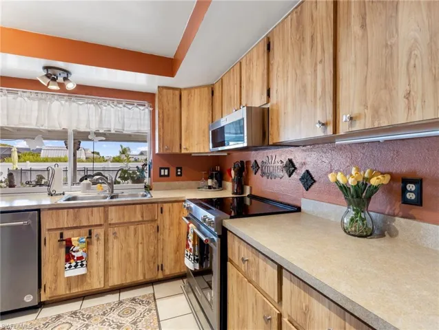 1685 N Hermitage Rd, Fort Myers, Florida 33919