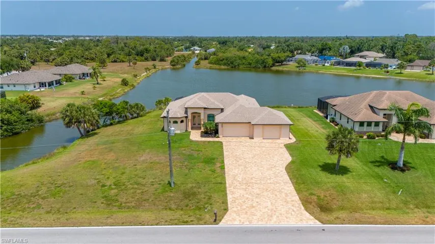 476  Sweetwater  DR, Rotonda West, FL 33947