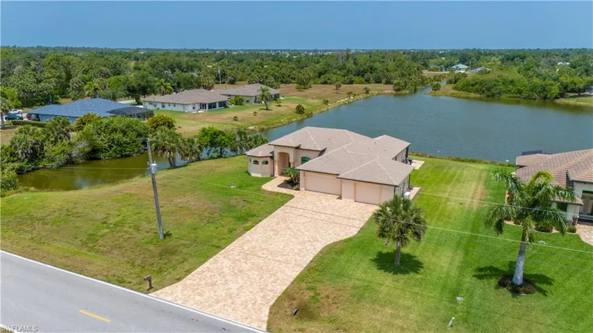 476  Sweetwater  DR, Rotonda West, FL 33947