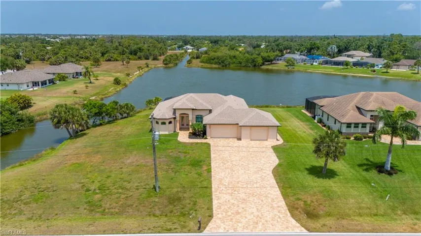 476  Sweetwater  DR, Rotonda West, FL 33947