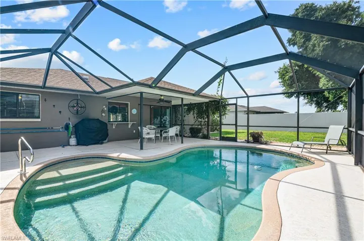 2110 Sw Santa Barbara Pl, Cape Coral, Florida 33991