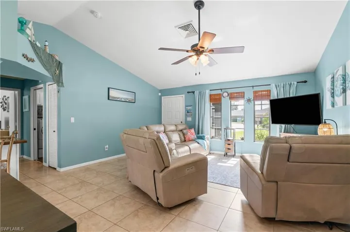 2110 Sw Santa Barbara Pl, Cape Coral, Florida 33991