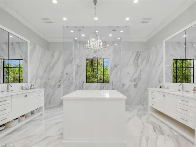 6536 Highcroft Dr, Naples, Florida 34119
