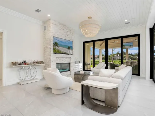 6536 Highcroft Dr, Naples, Florida 34119