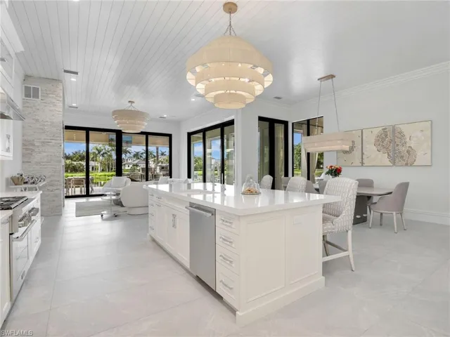 6536 Highcroft Dr, Naples, Florida 34119