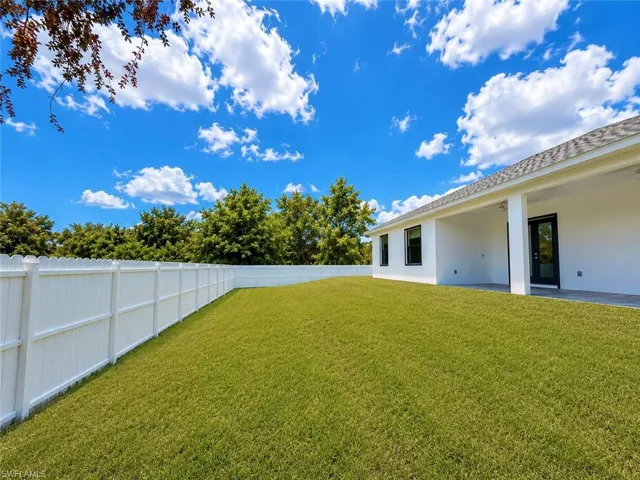 2905 3rd St W, Lehigh Acres, Florida 33971