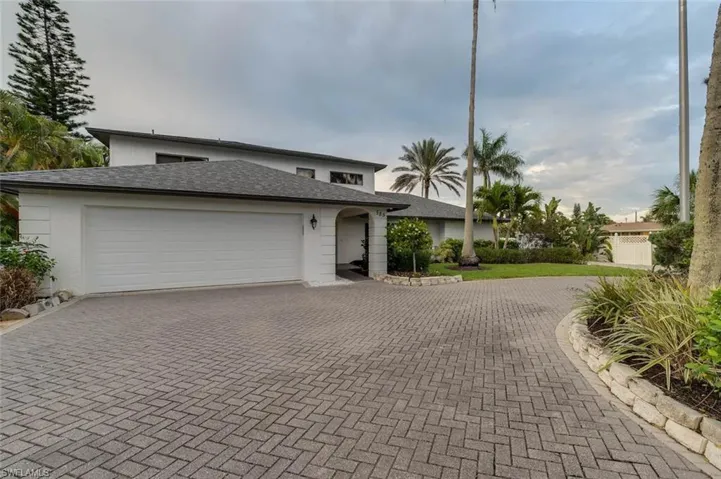 585 108th Ave N, Naples Fl 34108