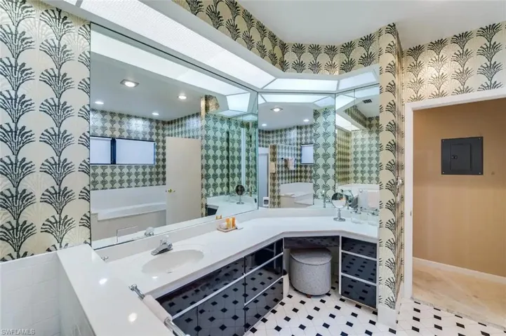 585 108th Ave N, Naples Fl 34108
