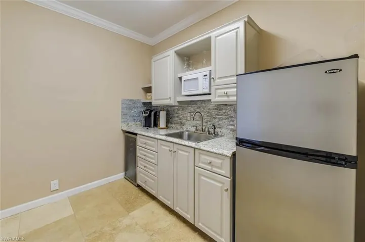 585 108th Ave N, Naples Fl 34108