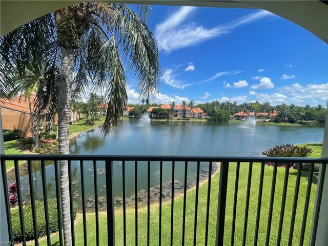 1205 Wildwood Lakes Blvd 306, Naples, Florida 34104