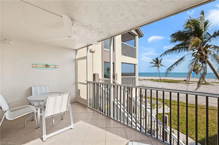 Gulf front screened lanai