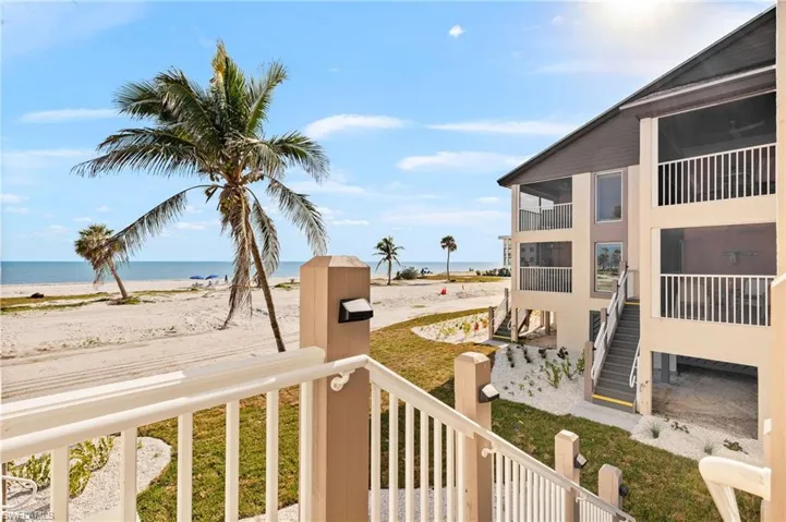 Direct lanai to beach staircase