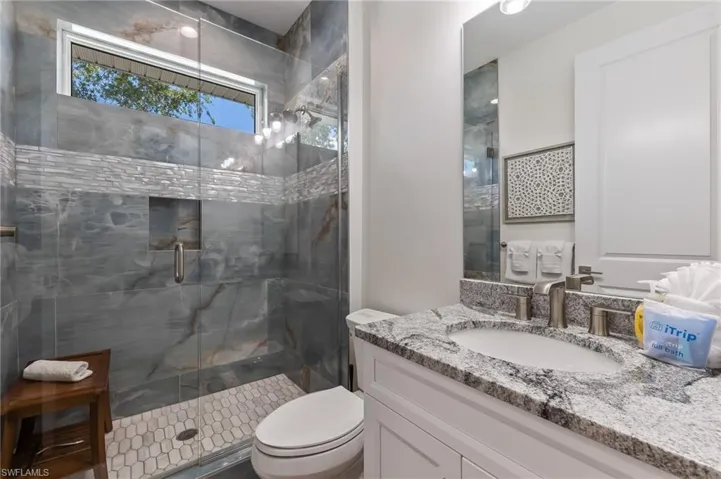5809 Lauder St, Fort Myers Beach, Florida 33931