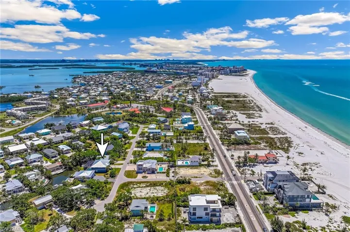 5809 Lauder St, Fort Myers Beach, Florida 33931