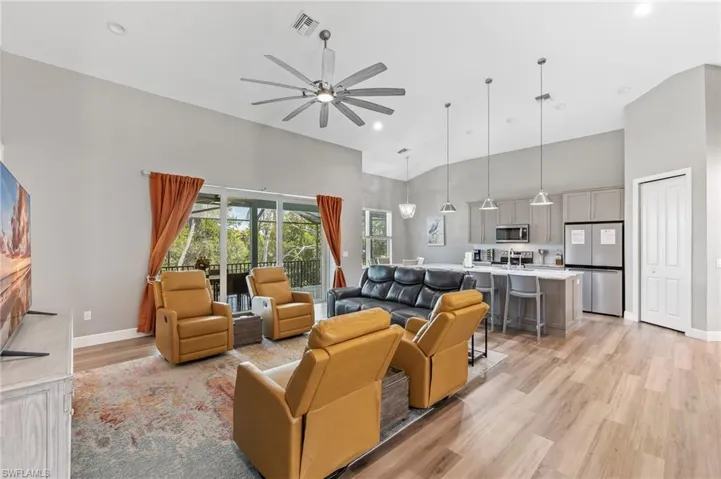 5809 Lauder St, Fort Myers Beach, Florida 33931