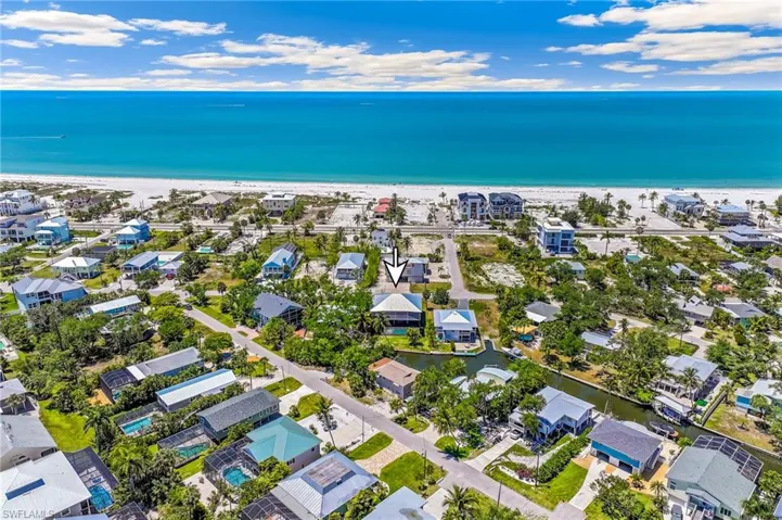 5809 Lauder St, Fort Myers Beach, Florida 33931