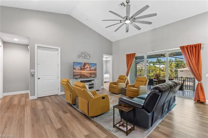 5809 Lauder St, Fort Myers Beach, Florida 33931