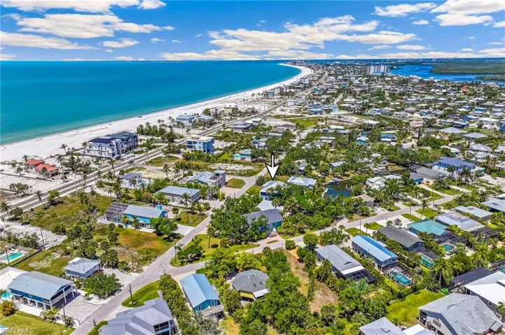 5809 Lauder St, Fort Myers Beach, Florida 33931