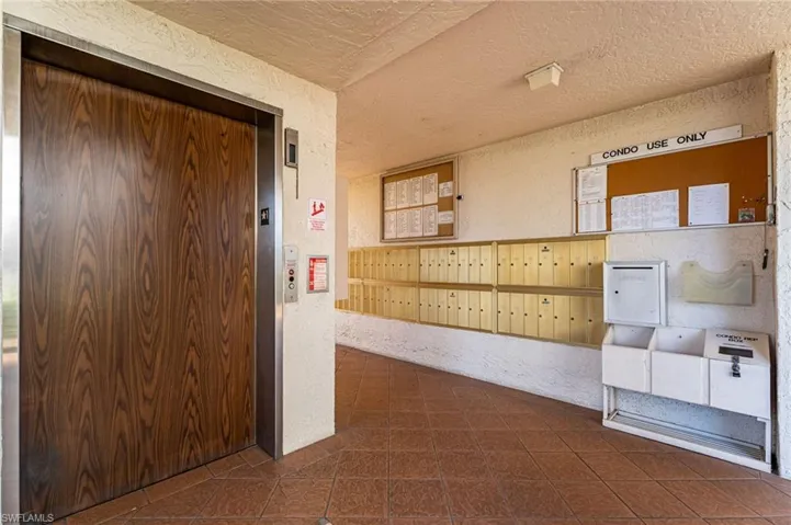 Common Elevator and Mail Area