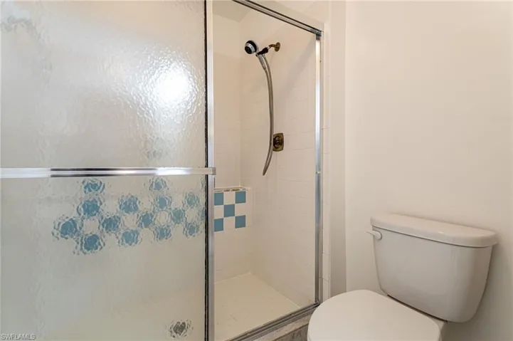 Master Bathroom Walk-in Tile Shower