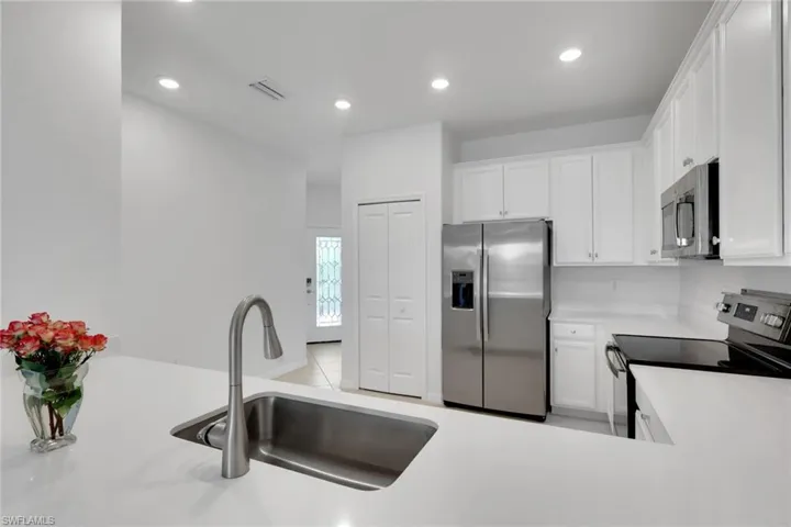1645 Alameda Dr, Naples, Florida 34120