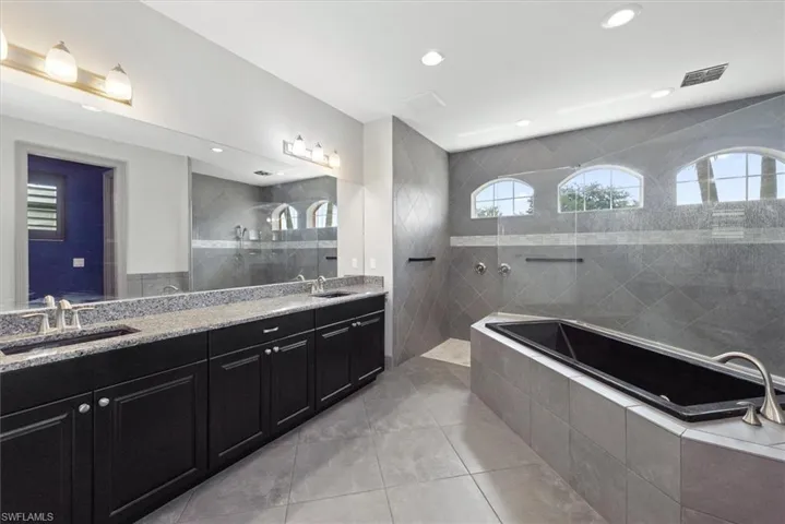 26 Ne 13th Ave, Cape Coral, Florida 33909