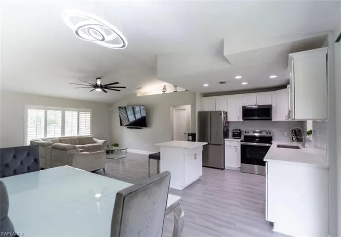 3470 White Blvd, Naples, Florida 34117