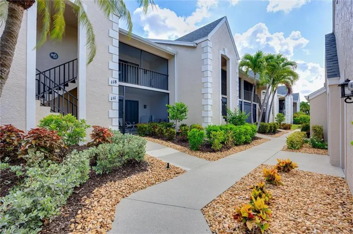 12090 Kelly Greens Blvd 111, Fort Myers, Florida 33908