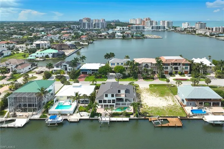 319 Lagoon Ave, Naples, Florida 34108