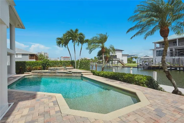 319 Lagoon Ave, Naples, Florida 34108