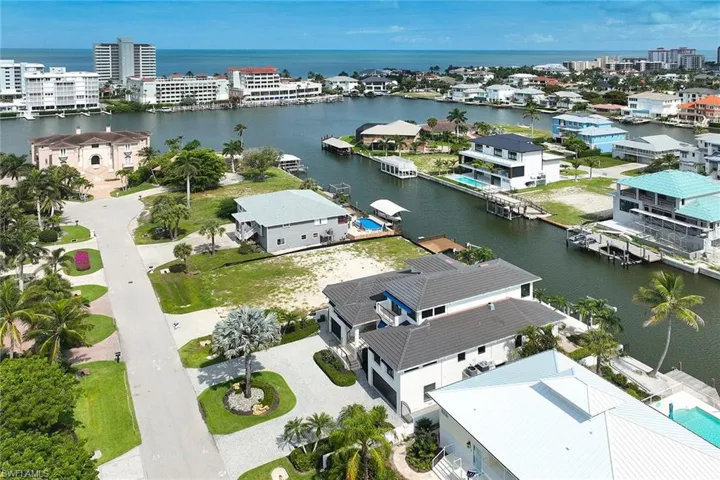 319 Lagoon Ave, Naples, Florida 34108