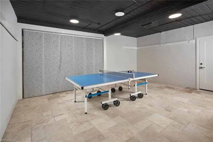 319 Lagoon Ave, Naples, Florida 34108