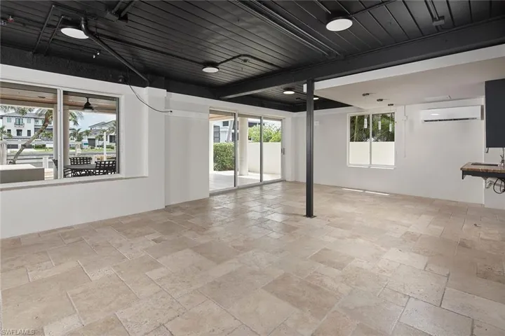 319 Lagoon Ave, Naples, Florida 34108