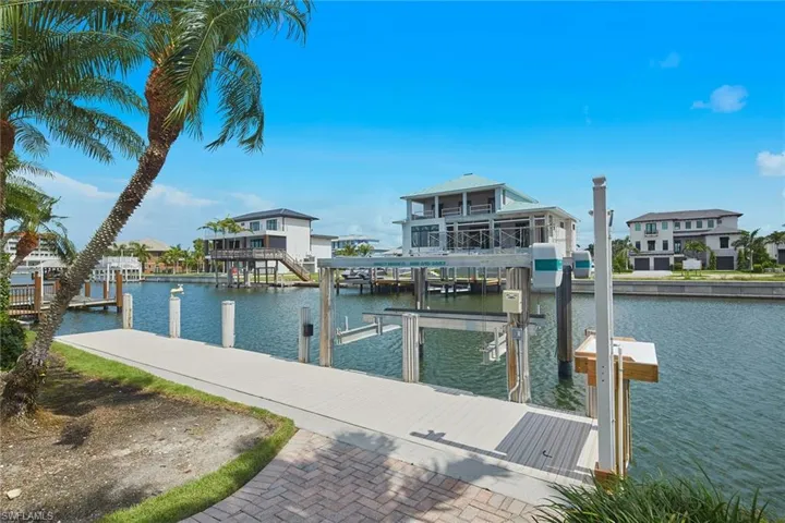 319 Lagoon Ave, Naples, Florida 34108