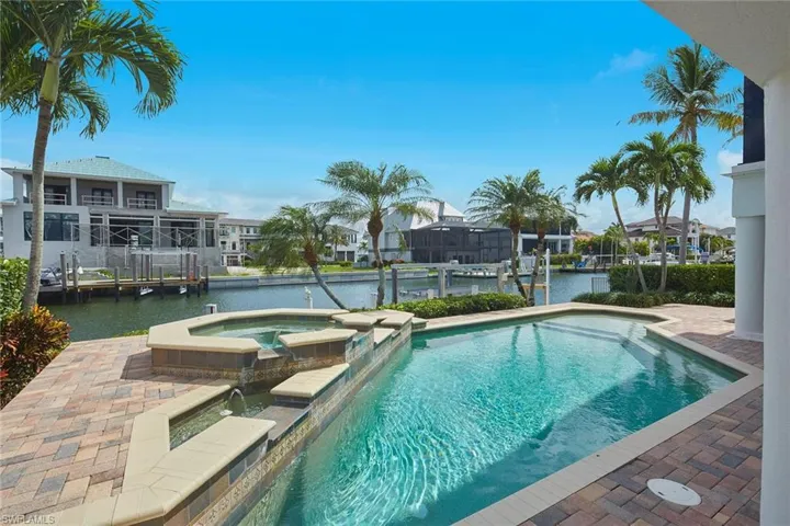 319 Lagoon Ave, Naples, Florida 34108