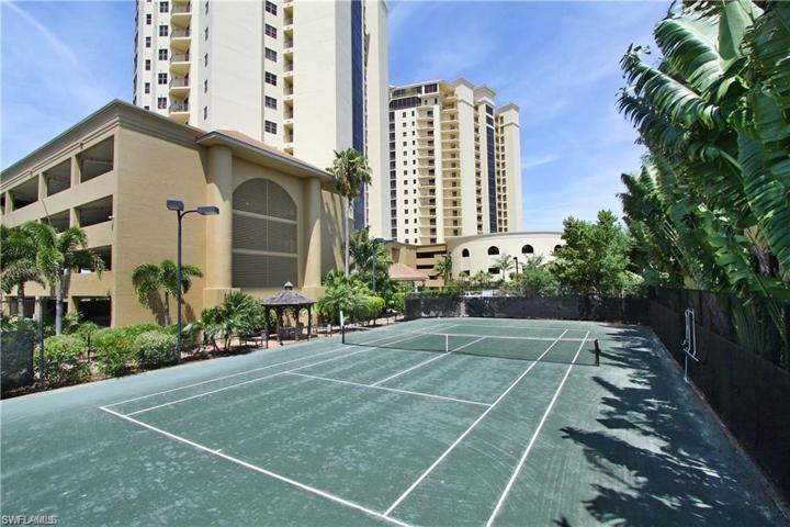 Har-Tru Tennis Court