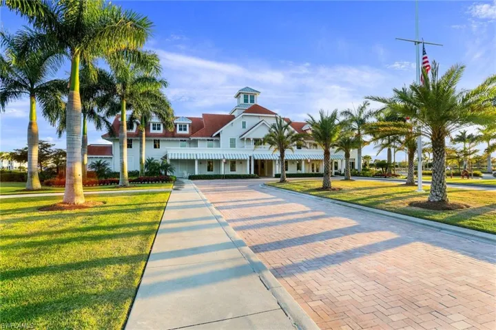 7023  Dominica  DR, Naples, FL 34113
