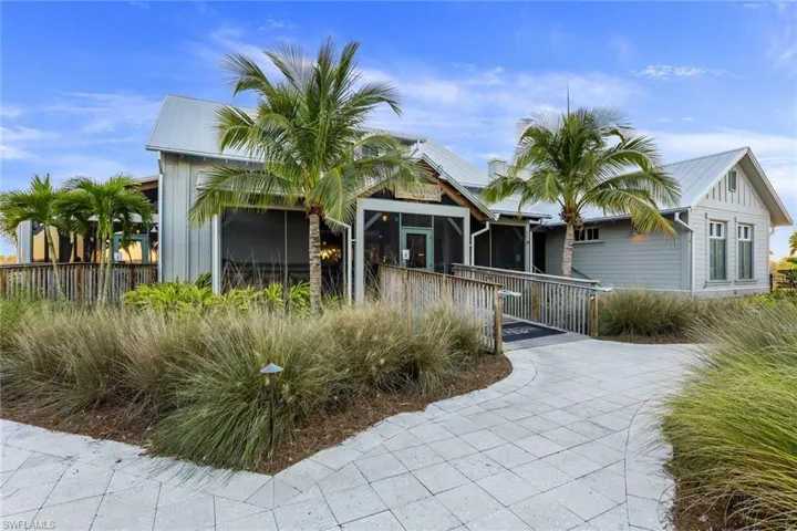 7023  Dominica  DR, Naples, FL 34113