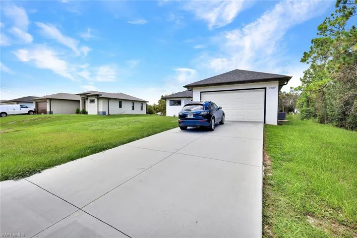 2709 53rd St Sw, Lehigh Acres, Florida 33976