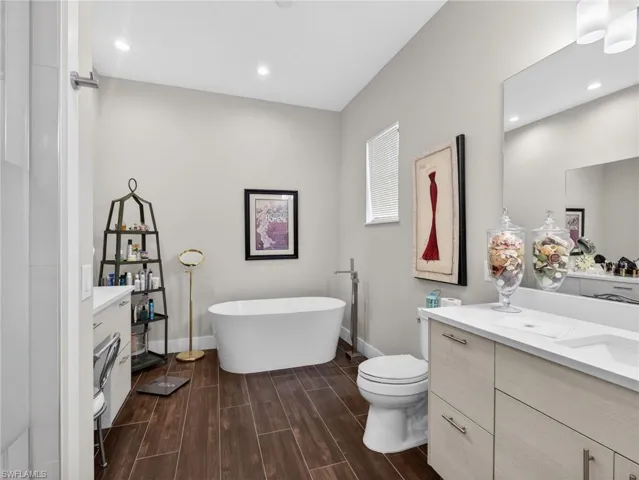 11590  Pin Oak S DR, Bonita Springs, FL 34135