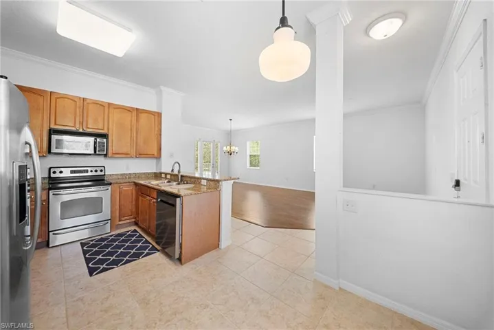 970 Peggy Cir 604, Naples, Florida 34113