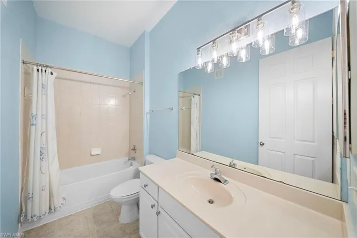 970 Peggy Cir 604, Naples, Florida 34113