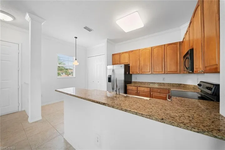 970 Peggy Cir 604, Naples, Florida 34113