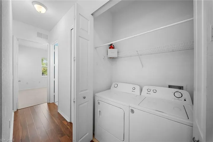 970 Peggy Cir 604, Naples, Florida 34113