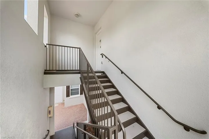 970 Peggy Cir 604, Naples, Florida 34113