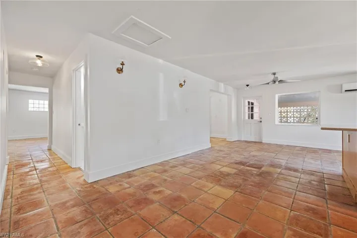 Open kitchen & great room