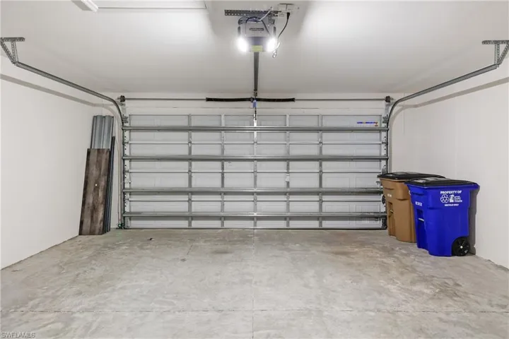 Sturdy Garage Door w/Hurricane Bars