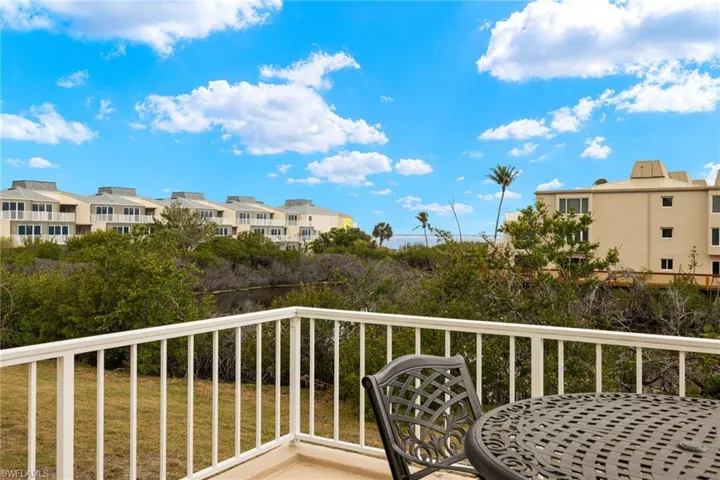 Open Porch/Bay View